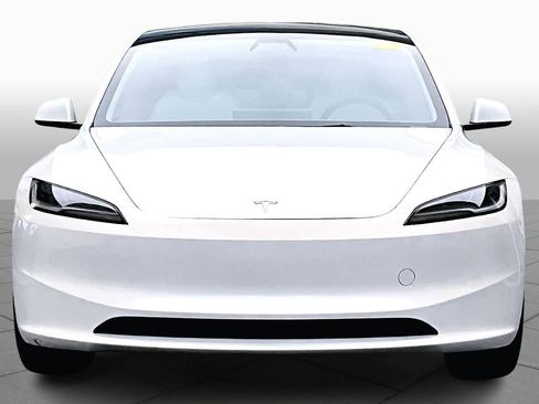 Used 2024 Tesla Model 3 Standard Range image 4