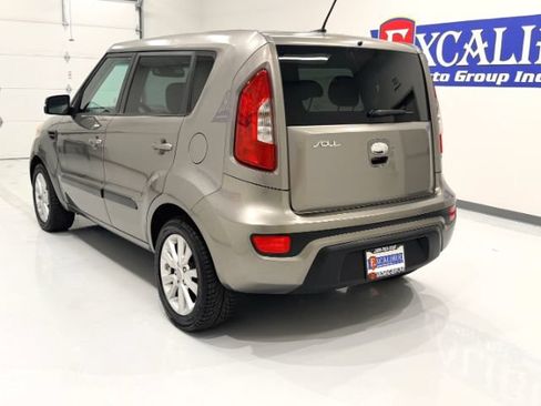 Used 2013 Kia Soul + FWD image 9