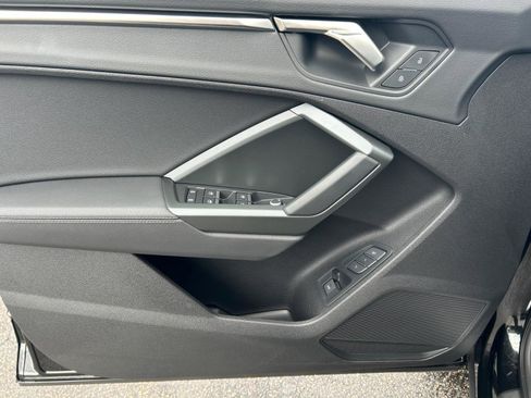 Certified 2025 Audi Q3 2.0T Premium w/ Convenience Package image 16