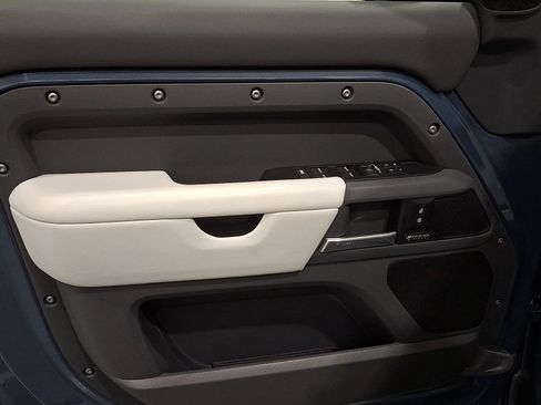 Certified 2025 Land Rover Defender 110 X-Dynamic SE image 11