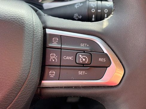 Used 2023 Jeep Compass Limited image 19