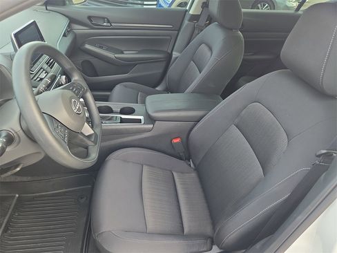 Used 2025 Nissan Altima 2.5 S image 14