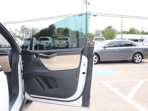 Used 2016 Tesla Model X 90D AWD/4WD image 31