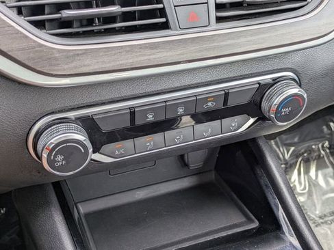 Used 2024 Nissan Altima 2.5 SV image 20