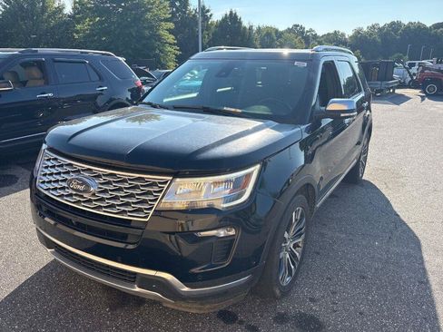 Used 2018 Ford Explorer Platinum AWD/4WD image 2
