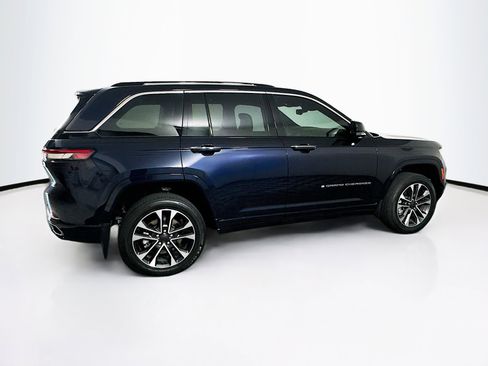 Used 2023 Jeep Grand Cherokee Overland w/ Advanced Protech Group III AWD/4WD image 10