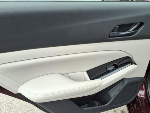 Certified 2023 Nissan Altima 2.5 SV w/ SV Premium Package FWD image 12
