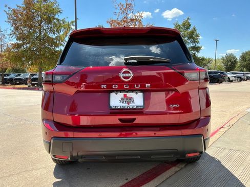 Used 2025 Nissan Rogue SV AWD/4WD image 7