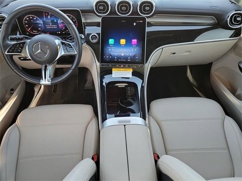 Used 2025 Mercedes-Benz GLC 300 4MATIC image 14