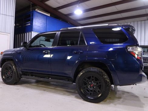 Used 2022 Toyota 4Runner SR5 Premium w/ Moonroof Package image 2