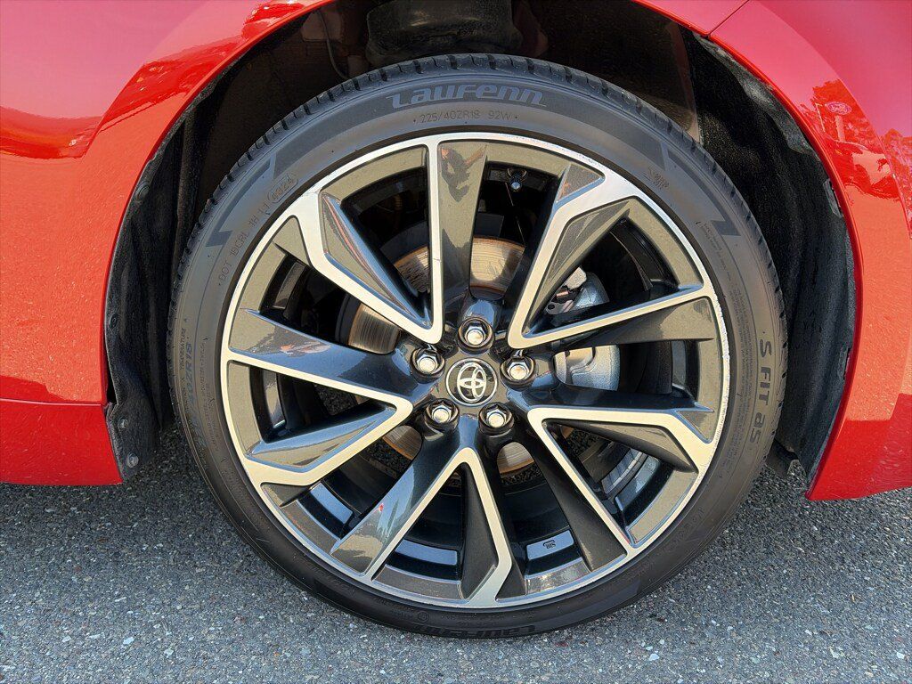 Used 2020 Toyota Corolla XSE FWD image 9