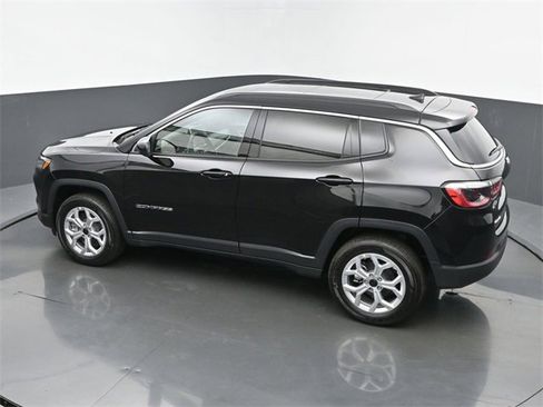 New 2025 Jeep Compass Latitude w/ Sun & Sound Group image 40