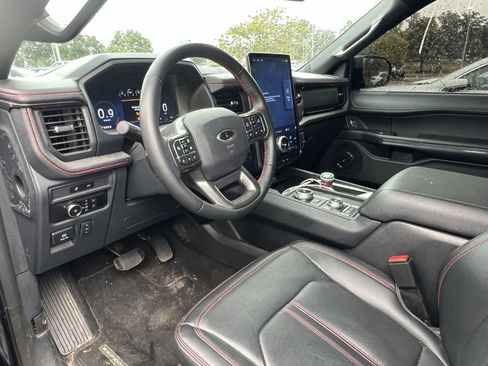 Used 2024 Ford Expedition Limited AWD/4WD image 17