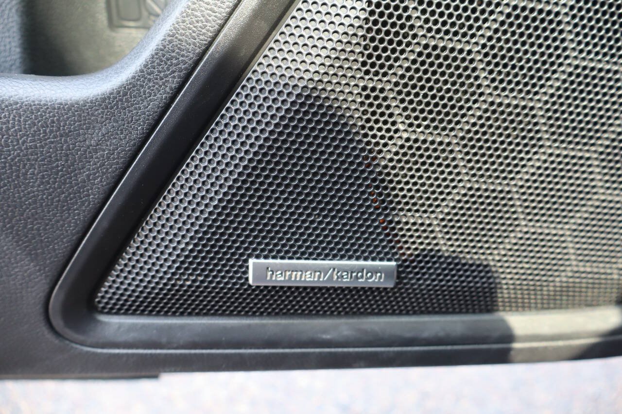 Used 2023 Subaru Outback Touring XT AWD/4WD image 16