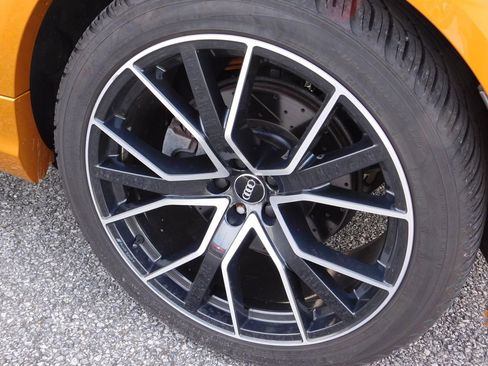 Used 2019 Audi Q8 Prestige image 8