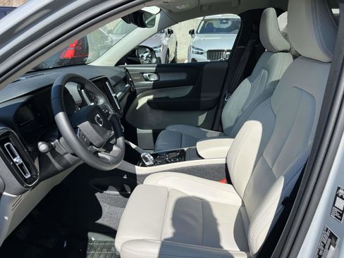 Used 2026 Volvo XC40 B5 Ultra w/ Climate Package image 13