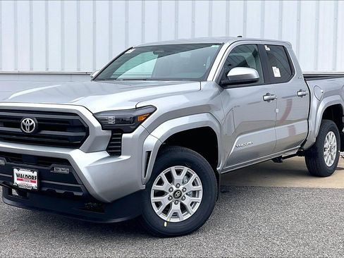 New 2025 Toyota Tacoma SR5 image 2