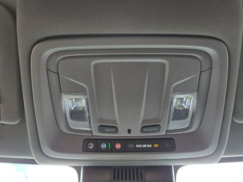 Used 2025 GMC Sierra 1500 SLT AWD/4WD image 26