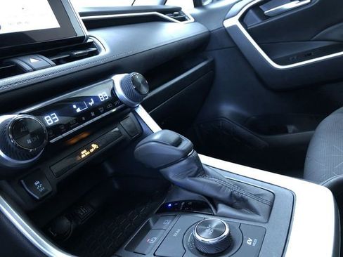 Used 2025 Toyota RAV4 XLE image 29