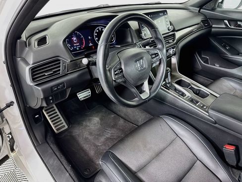 Used 2018 Honda Accord Sport image 9