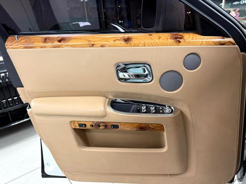 Used 2011 Rolls-Royce Ghost Sedan image 9