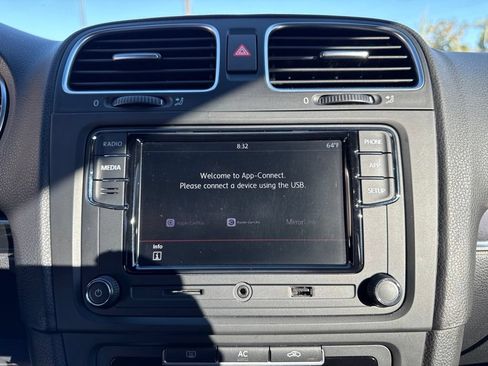 Used 2011 Volkswagen Golf 2-Door FWD image 19