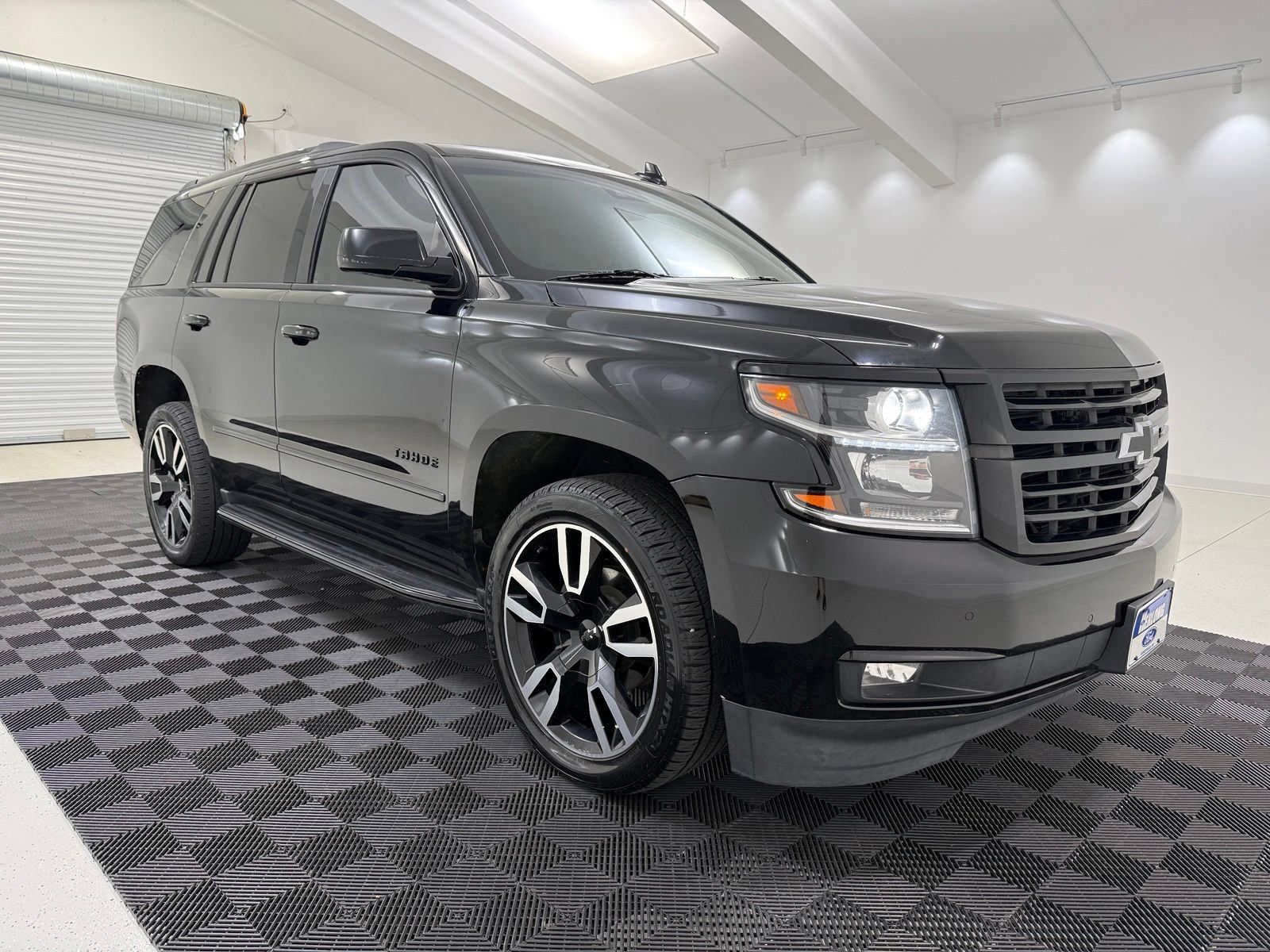Used 2019 Chevrolet Tahoe Premier AWD/4WD image 1