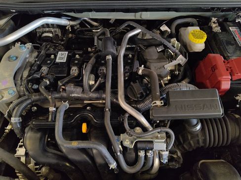 Used 2025 Nissan Sentra SR FWD image 30