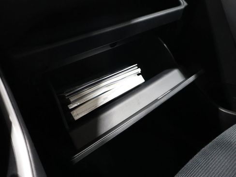 Certified 2023 Toyota RAV4 LE image 31