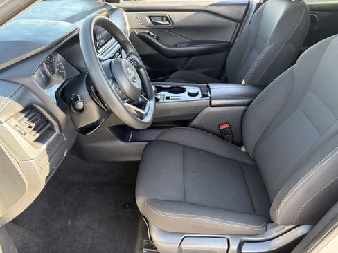 Used 2024 Nissan Rogue S image 20