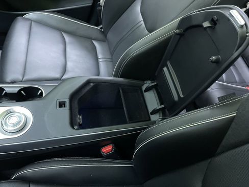 Used 2023 Genesis Electrified GV70 image 26