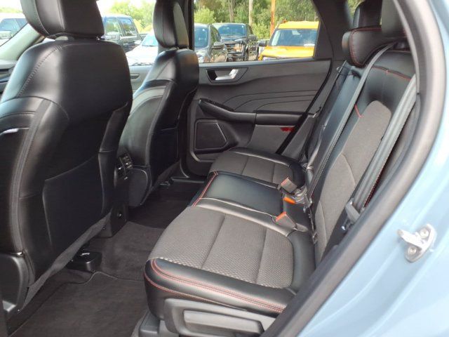 Certified 2024 Ford Escape ST-Line w/ Tech Pack #1 AWD/4WD image 9