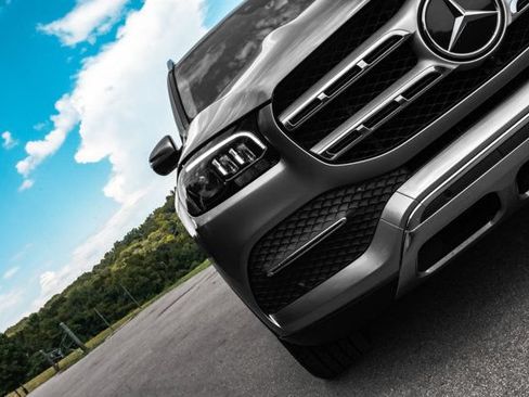 Used 2020 Mercedes-Benz GLS 450 4MATIC image 4