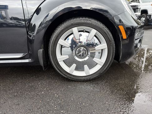 Used 2019 Volkswagen Beetle 2.0T SE w/ SE Premium Package FWD image 13