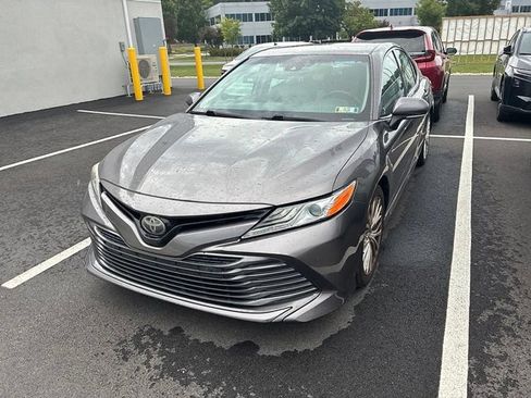 Used 2018 Toyota Camry XLE FWD image 16