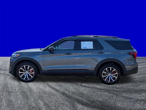 Certified 2026 Ford Explorer ST-Line w/ ST-Line Street Pack RWD image 7