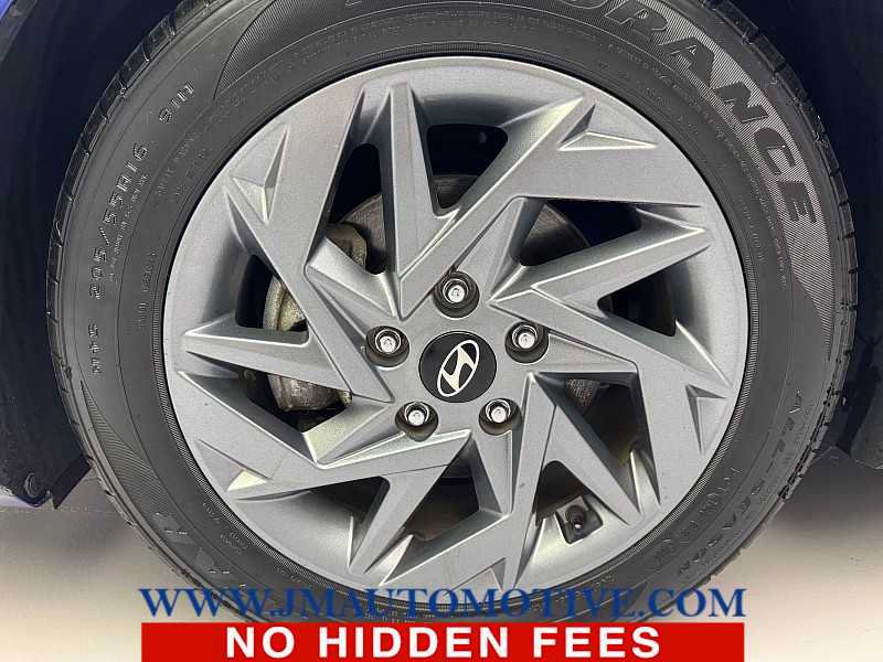 Used 2024 Hyundai Elantra SEL FWD image 9