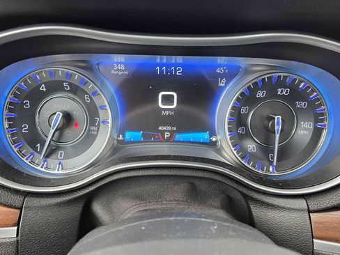 Used 2017 Chrysler 300 C Platinum w/ Safetytec Plus Group AWD/4WD image 25