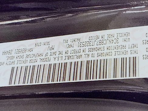 Used 2018 Jeep Compass Latitude w/ Popular Equipment Group image 40