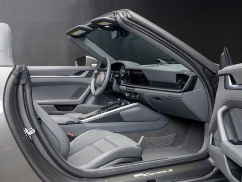 Certified 2022 Porsche 911 Carrera S RWD image 41