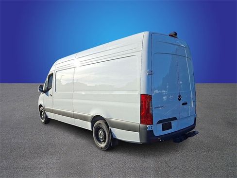 Used 2025 Mercedes-Benz Sprinter 2500 image 6