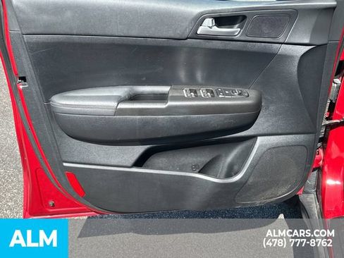 Used 2022 Kia Sportage LX AWD/4WD image 11