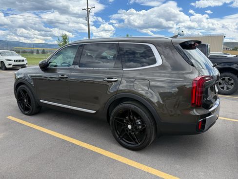 Used 2024 Kia Telluride S w/ S Sunroof Package AWD/4WD image 4