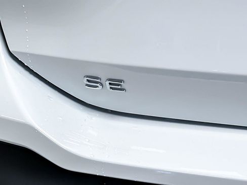 New 2026 Volkswagen Tiguan SE image 25