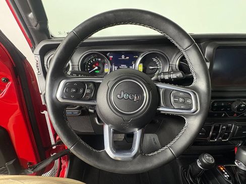 Used 2022 Jeep Wrangler Unlimited Sahara w/ Cold Weather Group AWD/4WD image 2