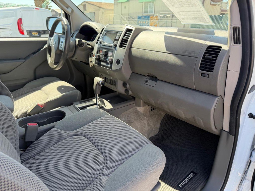 Used 2016 Nissan Frontier SV w/ SV Value Truck Package RWD image 20