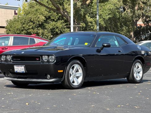 Used 2010 Dodge Challenger R/T RWD image 7