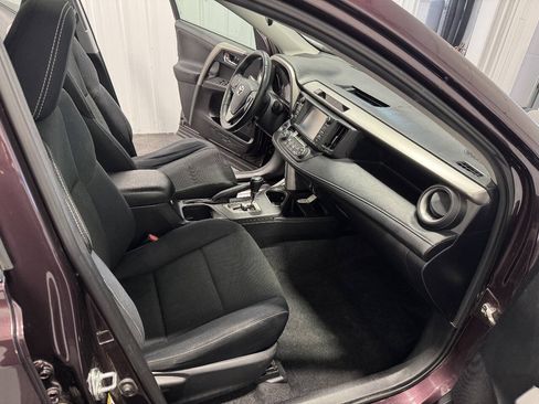 Used 2016 Toyota RAV4 XLE w/ Convenience Package AWD/4WD image 18