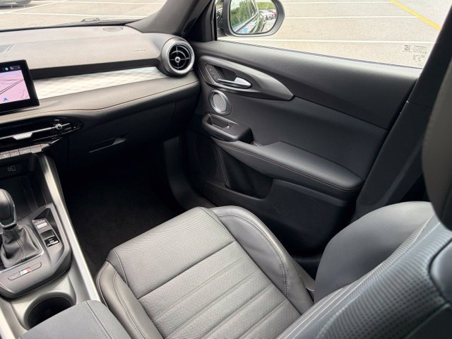 Used 2025 Alfa Romeo Tonale w/ Premium Package AWD/4WD image 47