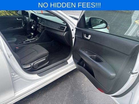 Used 2017 Kia Optima LX w/ Option Group 014 FWD image 11